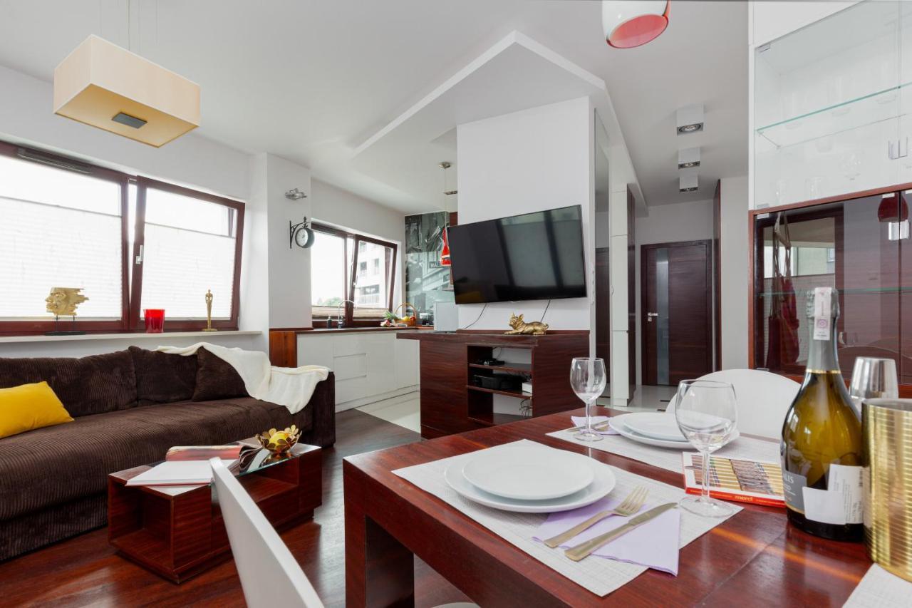 Spacious Suite With A Hammock And Terrace By Renters Prestige Varşova Dış mekan fotoğraf