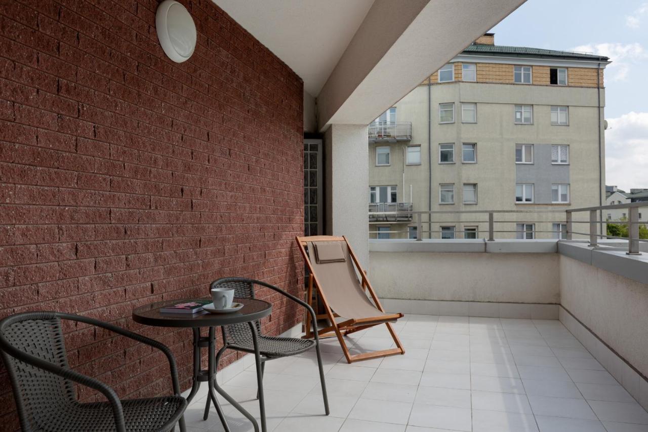 Spacious Suite With A Hammock And Terrace By Renters Prestige Varşova Dış mekan fotoğraf
